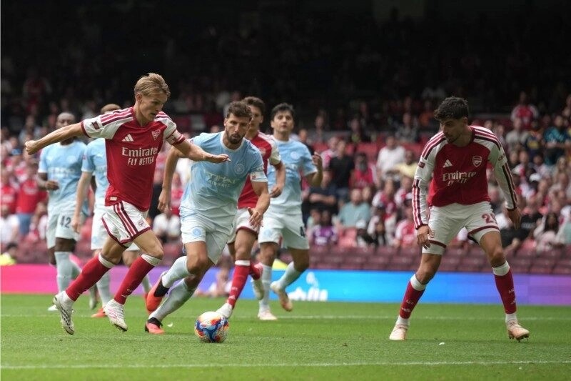 Arsenal không dễ đánh bại Coventry