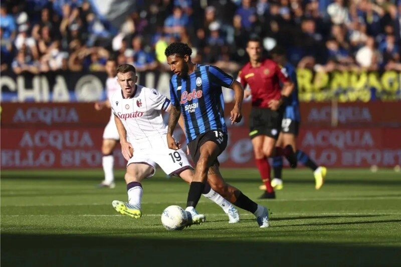 Atalanta gặp khó trước Bologna