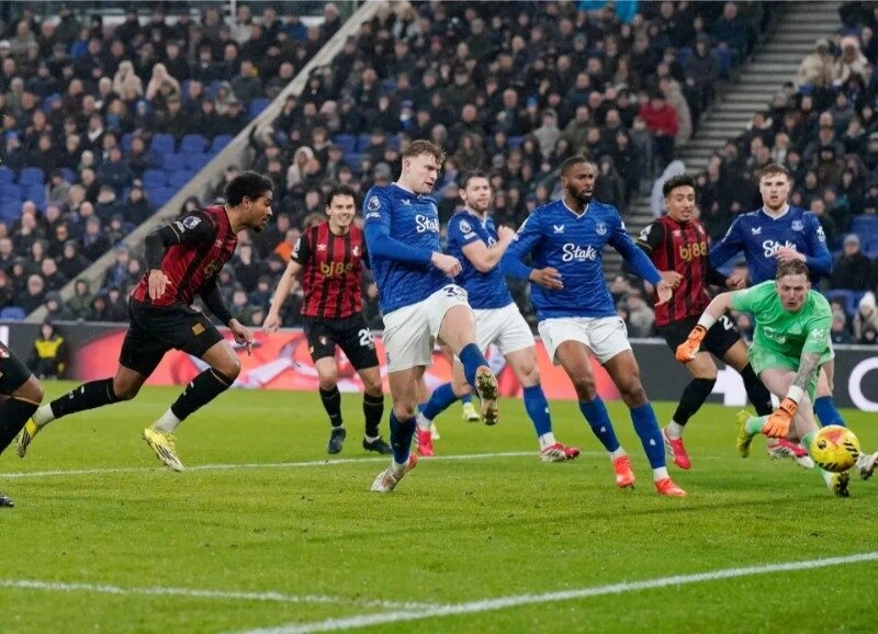 Bournemouth gặp khó khi tiếp đón Everton