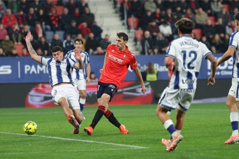 Osasuna gặp khó khi tiếp đón Levante