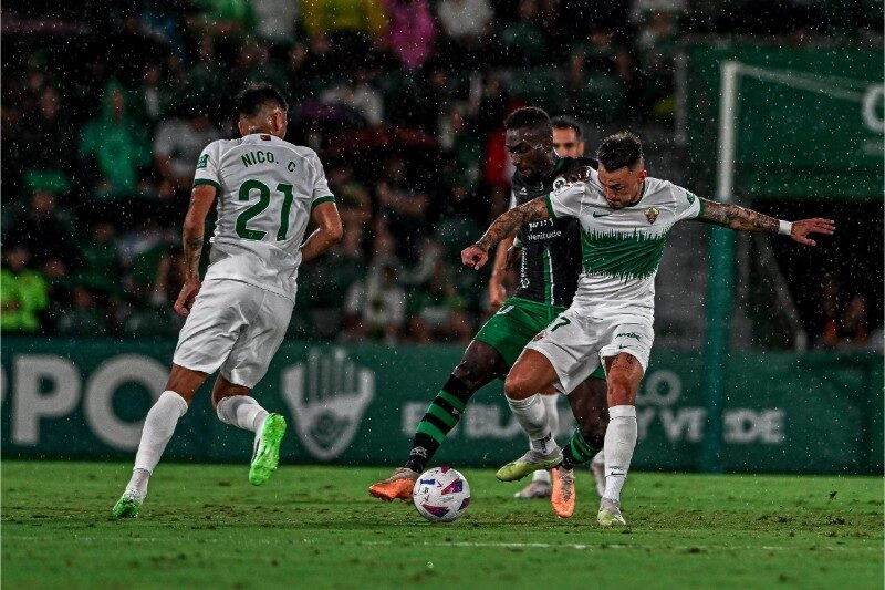 Racing Santander sẽ gặp khó khăn trước Elche